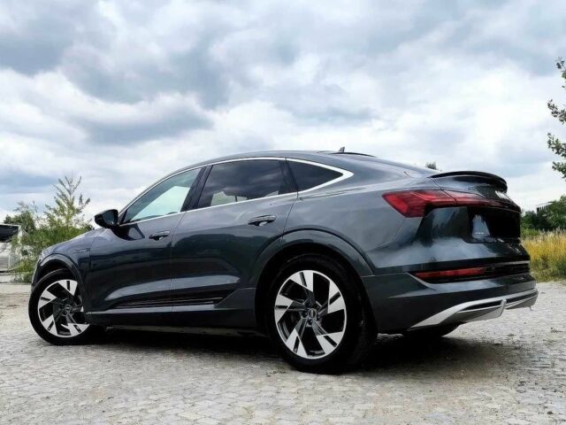 Сірий Ауді Інша, об'ємом двигуна 0 л та пробігом 56 тис. км за 26000 $, фото 5 на Automoto.ua