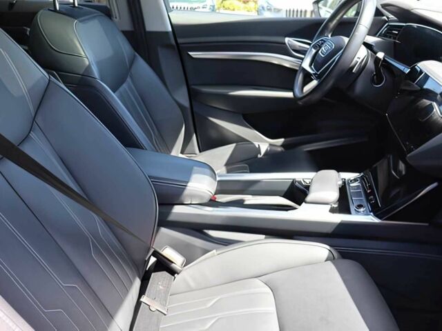 Сірий Ауді Інша, об'ємом двигуна 0 л та пробігом 12 тис. км за 20000 $, фото 11 на Automoto.ua