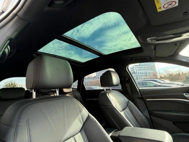 Серый Ауди Другая, объемом двигателя 0 л и пробегом 32 тыс. км за 41990 $, фото 7 на Automoto.ua