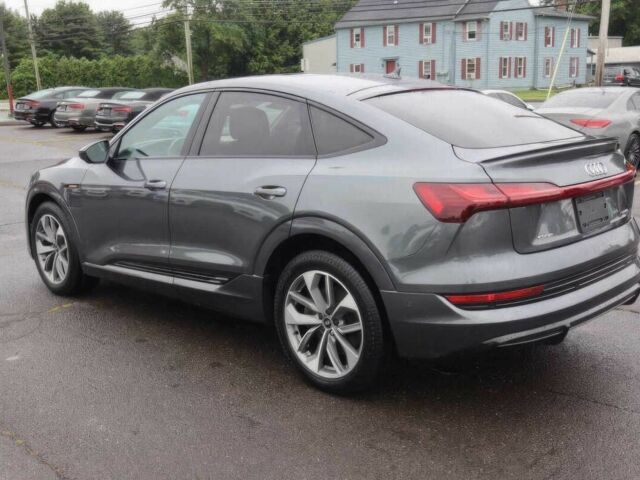 Сірий Ауді Інша, об'ємом двигуна 0 л та пробігом 13 тис. км за 37200 $, фото 7 на Automoto.ua