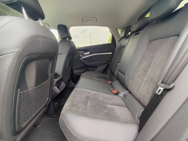 Сірий Ауді Інша, об'ємом двигуна 0 л та пробігом 56 тис. км за 26000 $, фото 7 на Automoto.ua