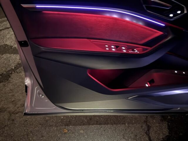 Серый Ауди Другая, объемом двигателя 0 л и пробегом 32 тыс. км за 41990 $, фото 11 на Automoto.ua