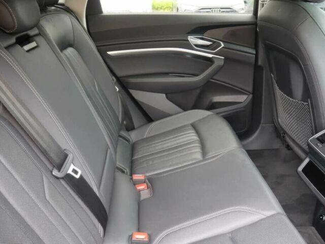 Серый Ауди Другая, объемом двигателя 0 л и пробегом 24 тыс. км за 38000 $, фото 11 на Automoto.ua