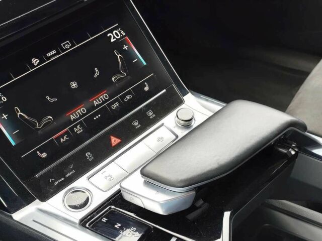 Сірий Ауді Інша, об'ємом двигуна 0 л та пробігом 56 тис. км за 26000 $, фото 12 на Automoto.ua