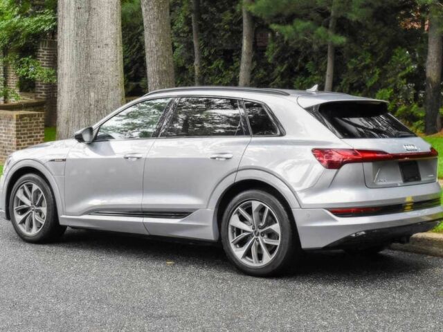 Сірий Ауді Інша, об'ємом двигуна 0 л та пробігом 12 тис. км за 20000 $, фото 6 на Automoto.ua