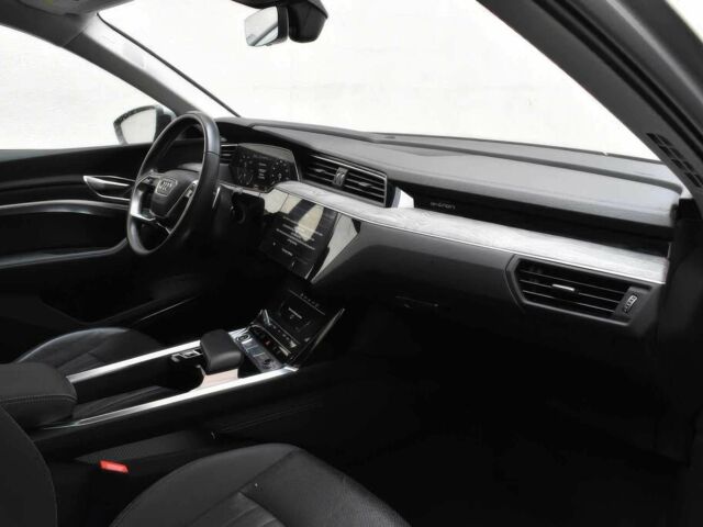 Сірий Ауді Інша, об'ємом двигуна 0 л та пробігом 21 тис. км за 27100 $, фото 8 на Automoto.ua