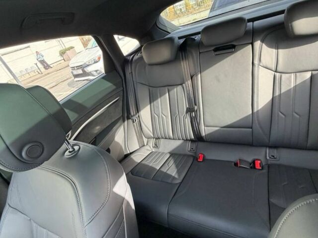 Серый Ауди Другая, объемом двигателя 0 л и пробегом 32 тыс. км за 41990 $, фото 8 на Automoto.ua