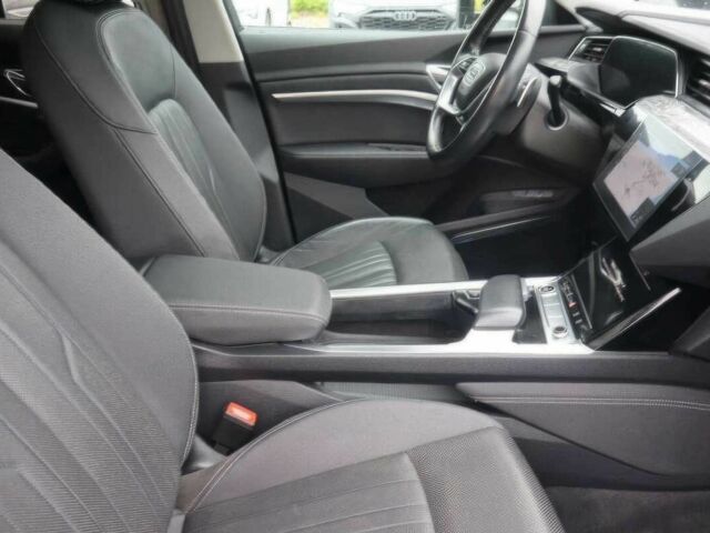 Сірий Ауді Інша, об'ємом двигуна 0 л та пробігом 13 тис. км за 37200 $, фото 8 на Automoto.ua