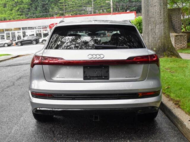 Сірий Ауді Інша, об'ємом двигуна 0 л та пробігом 12 тис. км за 20000 $, фото 5 на Automoto.ua