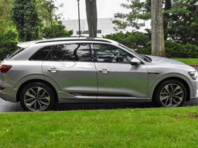 Сірий Ауді Інша, об'ємом двигуна 0 л та пробігом 12 тис. км за 20000 $, фото 3 на Automoto.ua