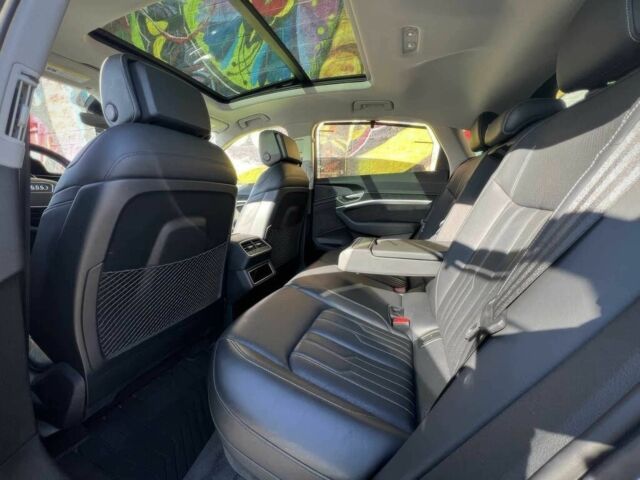 Серый Ауди Другая, объемом двигателя 0 л и пробегом 13 тыс. км за 23100 $, фото 11 на Automoto.ua