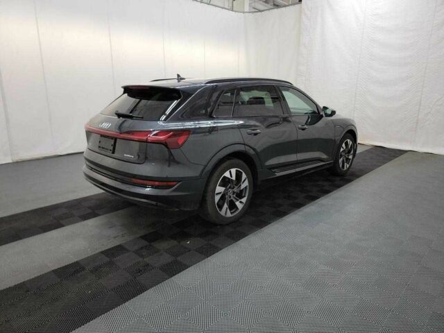 Серый Ауди Другая, объемом двигателя 0 л и пробегом 22 тыс. км за 30000 $, фото 3 на Automoto.ua