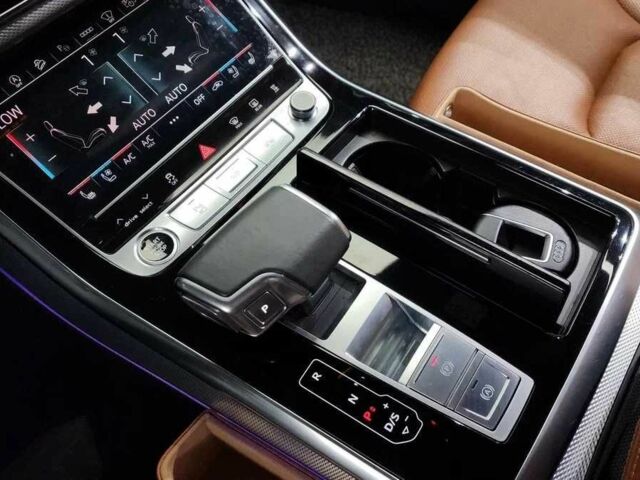 Серый Ауди Другая, объемом двигателя 3 л и пробегом 32 тыс. км за 54000 $, фото 10 на Automoto.ua