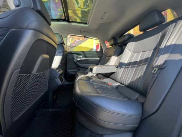 Серый Ауди Другая, объемом двигателя 0 л и пробегом 13 тыс. км за 23100 $, фото 13 на Automoto.ua