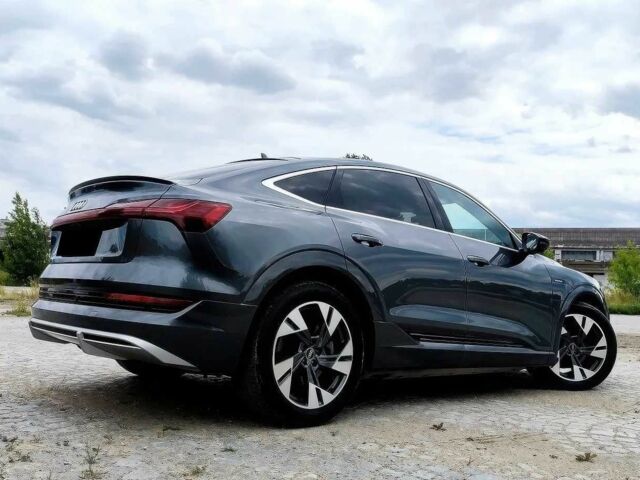 Сірий Ауді Інша, об'ємом двигуна 0 л та пробігом 56 тис. км за 26000 $, фото 4 на Automoto.ua