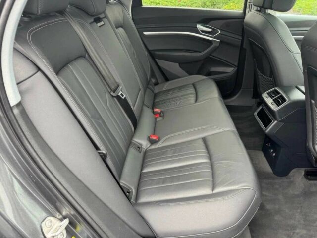 Серый Ауди Другая, объемом двигателя 0 л и пробегом 16 тыс. км за 21200 $, фото 13 на Automoto.ua