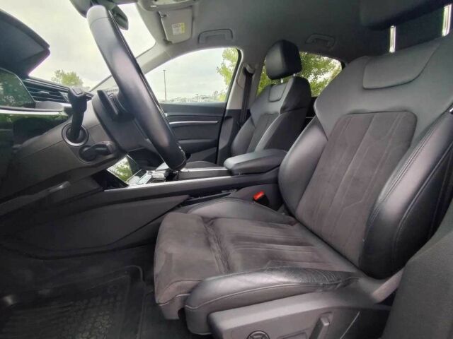 Сірий Ауді Інша, об'ємом двигуна 0 л та пробігом 56 тис. км за 26000 $, фото 6 на Automoto.ua