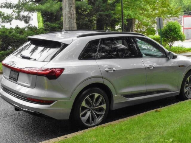 Сірий Ауді Інша, об'ємом двигуна 0 л та пробігом 12 тис. км за 20000 $, фото 4 на Automoto.ua