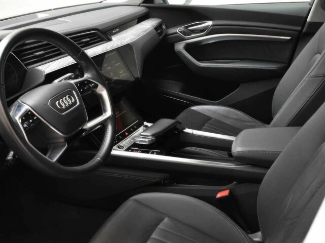 Сірий Ауді Інша, об'ємом двигуна 0 л та пробігом 21 тис. км за 27100 $, фото 10 на Automoto.ua