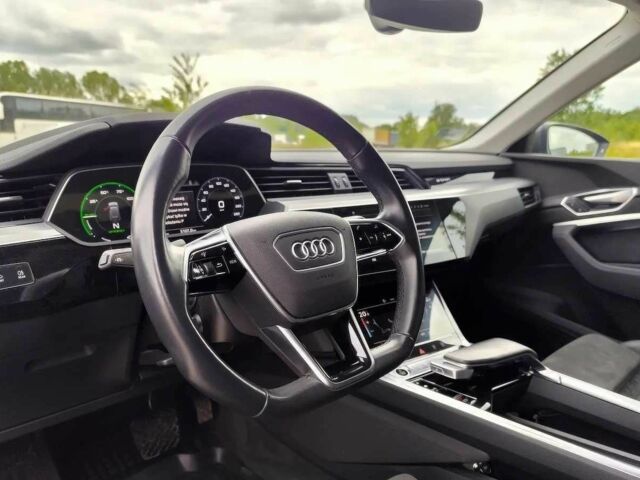 Сірий Ауді Інша, об'ємом двигуна 0 л та пробігом 56 тис. км за 26000 $, фото 10 на Automoto.ua