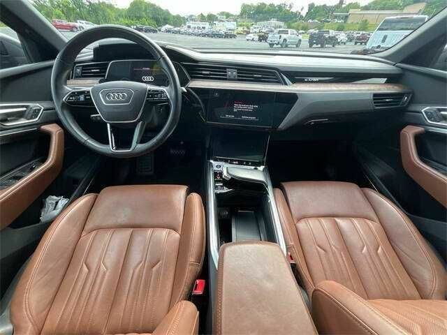 Сірий Ауді Інша, об'ємом двигуна 0 л та пробігом 34 тис. км за 25300 $, фото 5 на Automoto.ua