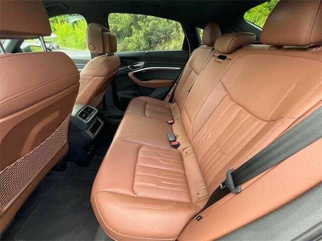 Сірий Ауді Інша, об'ємом двигуна 0 л та пробігом 34 тис. км за 25300 $, фото 7 на Automoto.ua