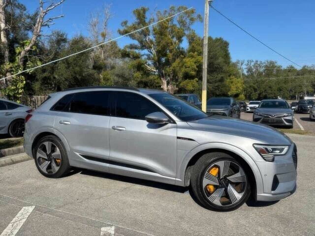 Серый Ауди Другая, объемом двигателя 0 л и пробегом 26 тыс. км за 18000 $, фото 5 на Automoto.ua