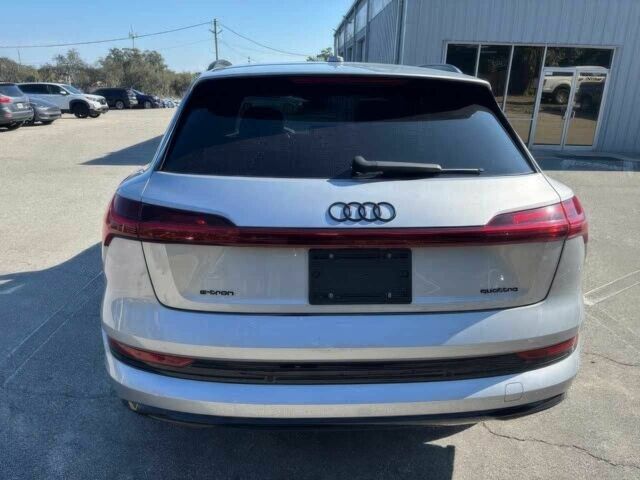 Серый Ауди Другая, объемом двигателя 0 л и пробегом 26 тыс. км за 18000 $, фото 3 на Automoto.ua