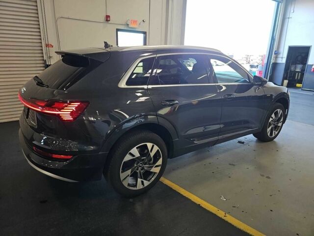 Серый Ауди Другая, объемом двигателя 0 л и пробегом 86 тыс. км за 25000 $, фото 1 на Automoto.ua