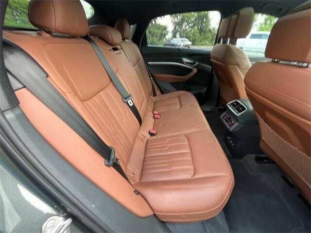 Сірий Ауді Інша, об'ємом двигуна 0 л та пробігом 34 тис. км за 25300 $, фото 8 на Automoto.ua