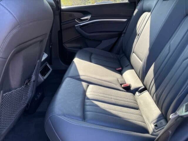 Серый Ауди Другая, объемом двигателя 0 л и пробегом 26 тыс. км за 18000 $, фото 11 на Automoto.ua