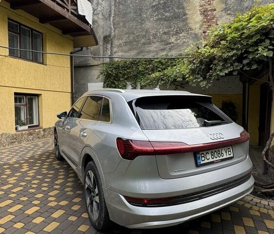 Сірий Ауді Інша, об'ємом двигуна 0 л та пробігом 5 тис. км за 37900 $, фото 3 на Automoto.ua