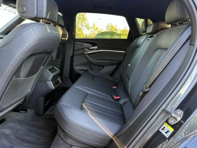 Сірий Ауді Інша, об'ємом двигуна 0 л та пробігом 18 тис. км за 20000 $, фото 15 на Automoto.ua