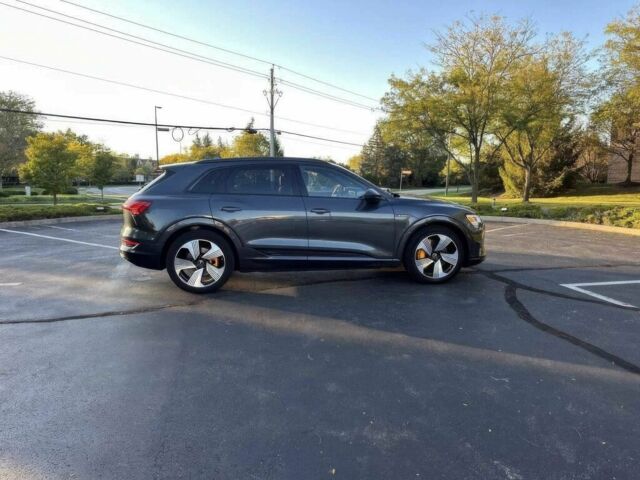 Сірий Ауді Інша, об'ємом двигуна 0 л та пробігом 18 тис. км за 20000 $, фото 6 на Automoto.ua