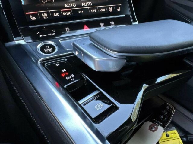 Сірий Ауді Інша, об'ємом двигуна 0 л та пробігом 18 тис. км за 20000 $, фото 10 на Automoto.ua