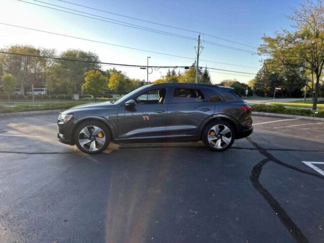 Сірий Ауді Інша, об'ємом двигуна 0 л та пробігом 18 тис. км за 20000 $, фото 3 на Automoto.ua