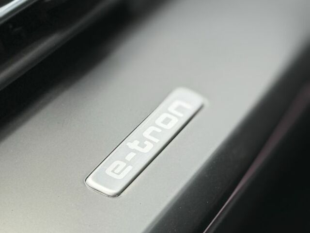 Серый Ауди Другая, объемом двигателя 1 л и пробегом 35 тыс. км за 25000 $, фото 13 на Automoto.ua