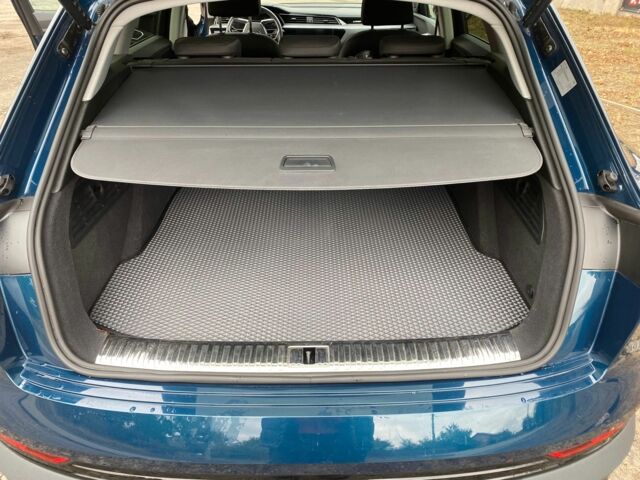 Синий Ауди Другая, объемом двигателя 0 л и пробегом 33 тыс. км за 30800 $, фото 5 на Automoto.ua