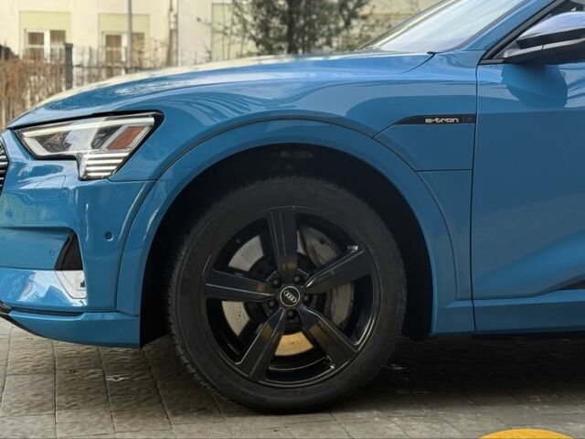 Синій Ауді Інша, об'ємом двигуна 0 л та пробігом 63 тис. км за 33000 $, фото 2 на Automoto.ua