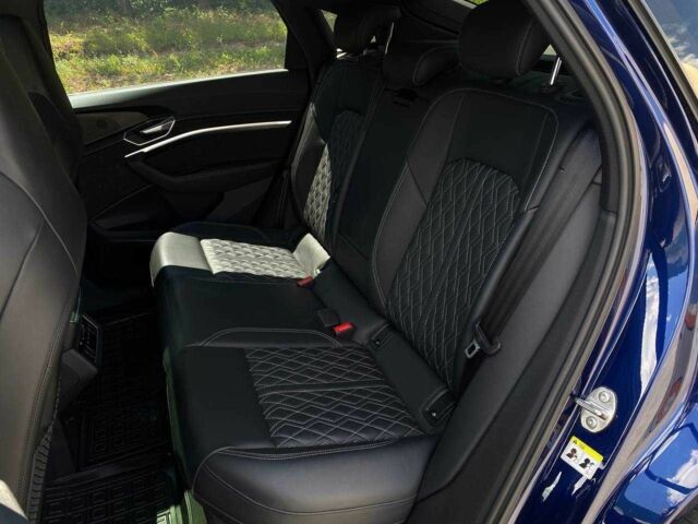 Синій Ауді Інша, об'ємом двигуна 0 л та пробігом 72 тис. км за 42390 $, фото 11 на Automoto.ua