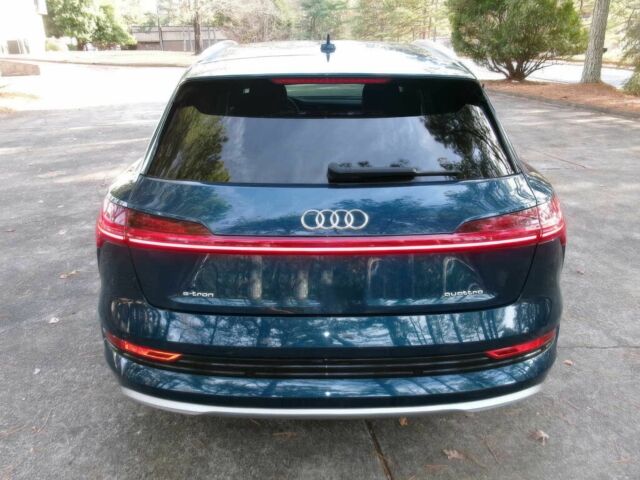 Синій Ауді Інша, об'ємом двигуна 0 л та пробігом 22 тис. км за 25800 $, фото 4 на Automoto.ua