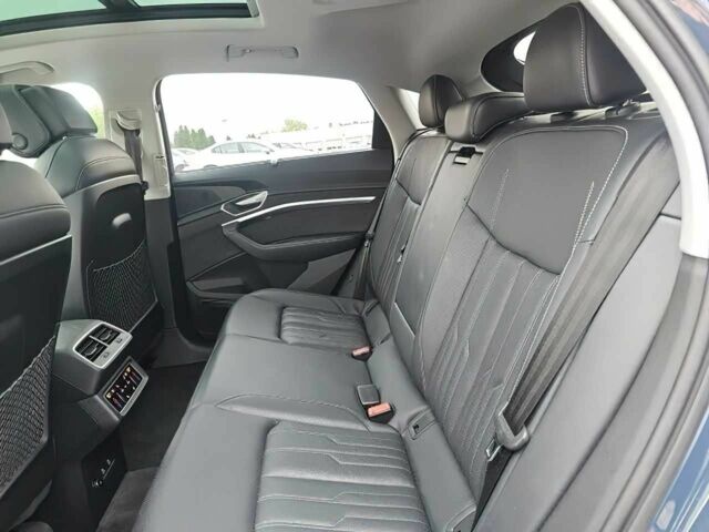 Синій Ауді Інша, об'ємом двигуна 0 л та пробігом 10 тис. км за 18000 $, фото 9 на Automoto.ua