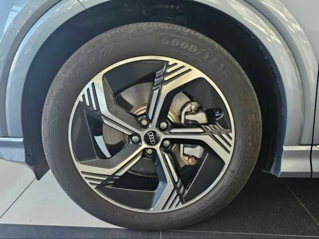 Синій Ауді Інша, об'ємом двигуна 0 л та пробігом 10 тис. км за 30100 $, фото 10 на Automoto.ua