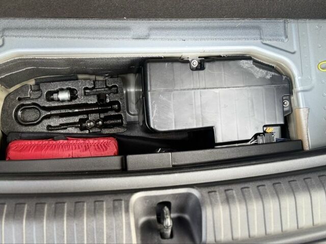 Синий Ауди Другая, объемом двигателя 0 л и пробегом 37 тыс. км за 31900 $, фото 13 на Automoto.ua