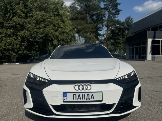 Белый Ауди E-Tron, объемом двигателя 0 л и пробегом 200 тыс. км за 65500 $, фото 1 на Automoto.ua