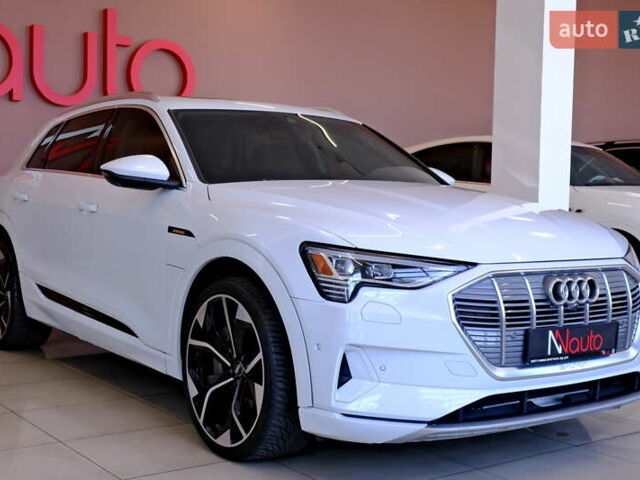 Белый Ауди E-Tron, объемом двигателя 0 л и пробегом 46 тыс. км за 31900 $, фото 6 на Automoto.ua