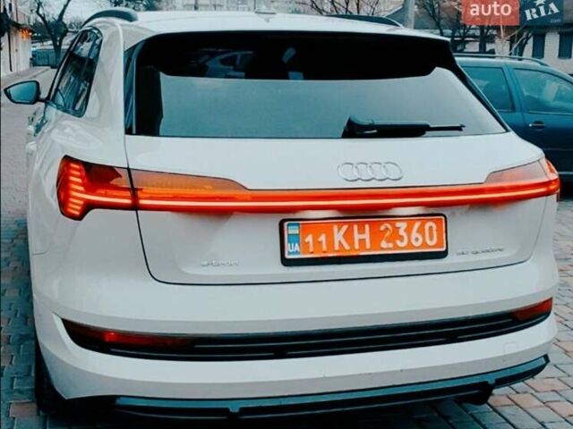 Белый Ауди E-Tron, объемом двигателя 0 л и пробегом 83 тыс. км за 26900 $, фото 10 на Automoto.ua