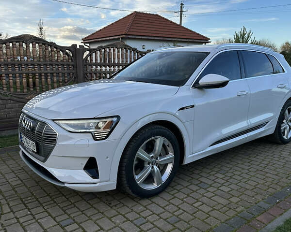 Ауди E-Tron 2019 в Львове на Automoto.ua Белый Ауди E-Tron, объемом двигателя 0 л и пробегом 72 тыс. км за 33000 $, фото 1 на Automoto.ua