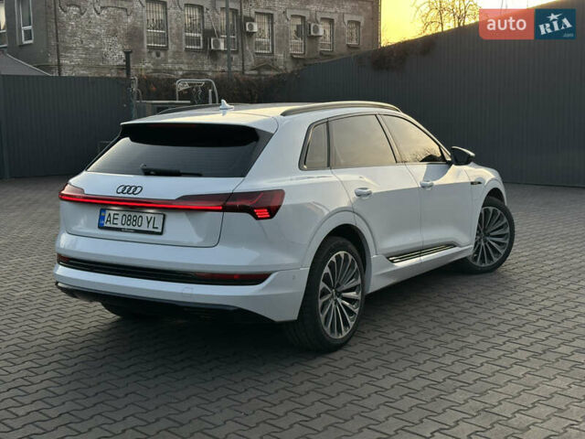 Білий Ауді E-Tron, об'ємом двигуна 0 л та пробігом 88 тис. км за 27500 $, фото 7 на Automoto.ua