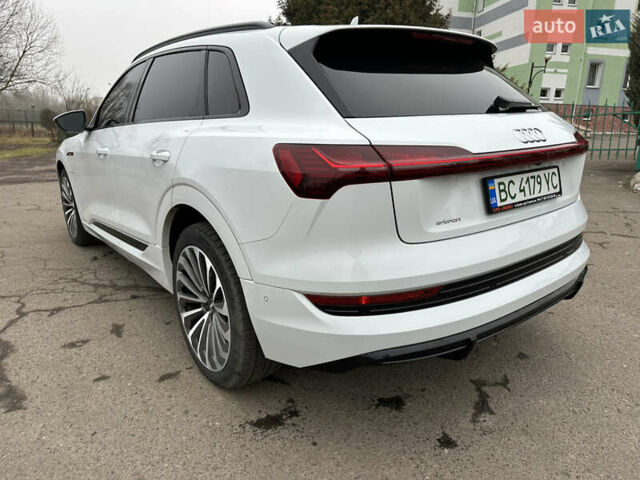 Белый Ауди E-Tron, объемом двигателя 0 л и пробегом 49 тыс. км за 33900 $, фото 6 на Automoto.ua